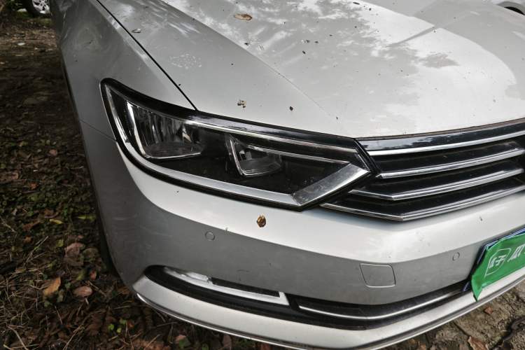Used Volkswagen Magotan 2018 330TSI DSG Advanced Model Right Front Headlight