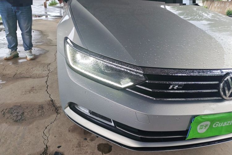 Used Volkswagen Magotan 2018 330TSI DSG Luxury Model Right Front Headlight