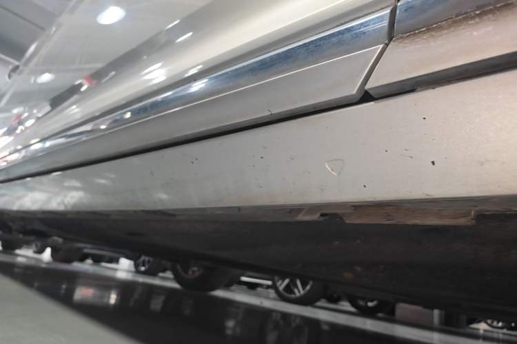 Used Volkswagen Magotan 2018 330TSI DSG Advanced Model Right Side Sill