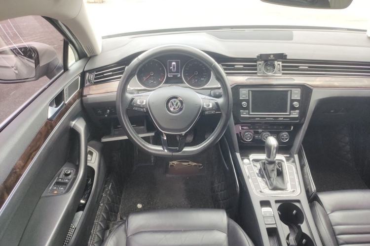 Used Volkswagen Magotan 2018 330TSI DSG Luxury Model Steering Wheel