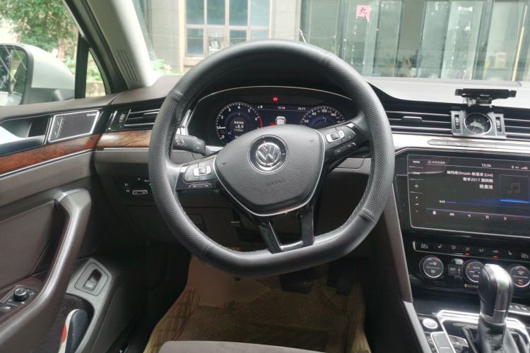 Used Volkswagen Magotan 2018 380TSI DSG Prestige Model Steering Wheel