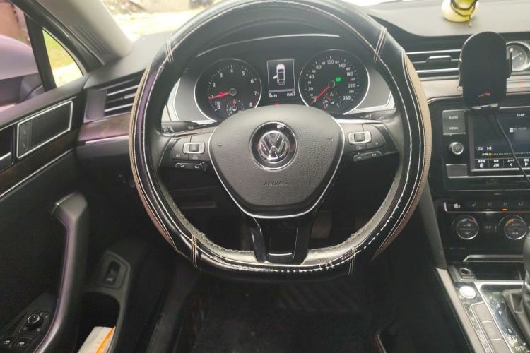 Used Volkswagen Magotan 2018 Facelift 330TSI DSG Luxury Model Steering Wheel
