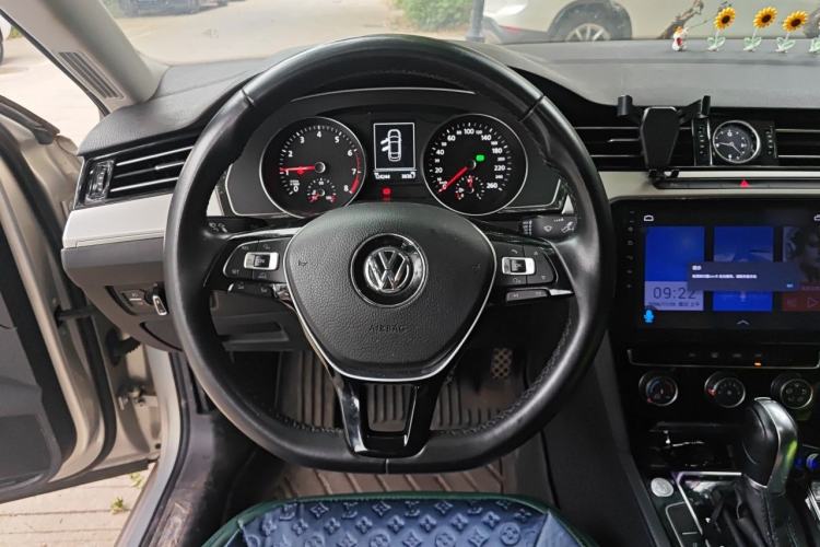Used Volkswagen Magotan 2018 330TSI DSG Advanced Model Steering Wheel