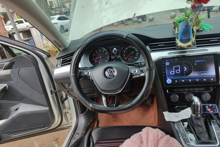 Used Volkswagen Magotan 2018 330TSI DSG Advanced Model Steering Wheel
