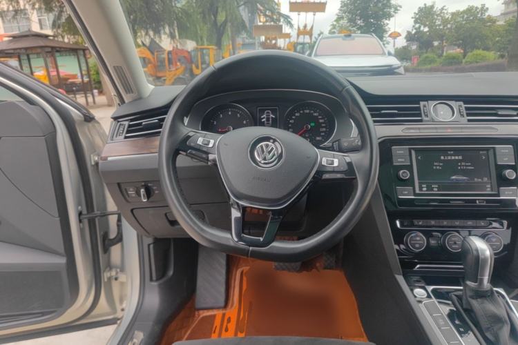 Used Volkswagen Magotan 2018 330TSI DSG Luxury Model Steering Wheel