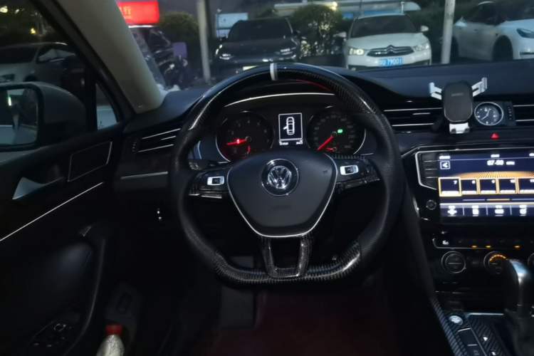 Used Volkswagen Magotan 2018 330TSI DSG Luxury Model Steering Wheel