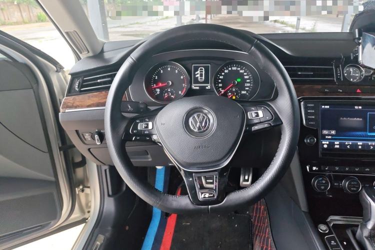 Used Volkswagen Magotan 2018 330TSI DSG Luxury Model Steering Wheel