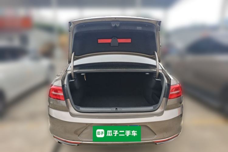 Used Volkswagen Magotan 2018 330TSI DSG Luxury Model Trunk