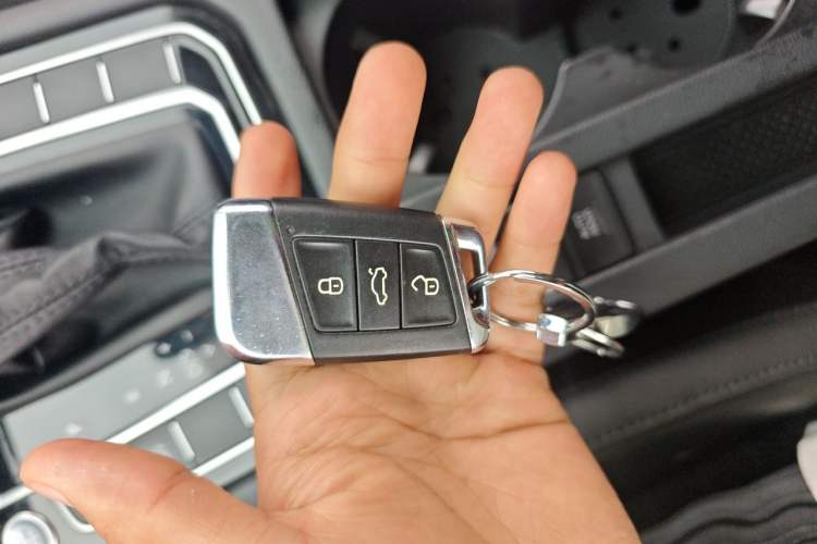 Used Volkswagen Magotan 2018 330TSI DSG Luxury Model Vehicle Key