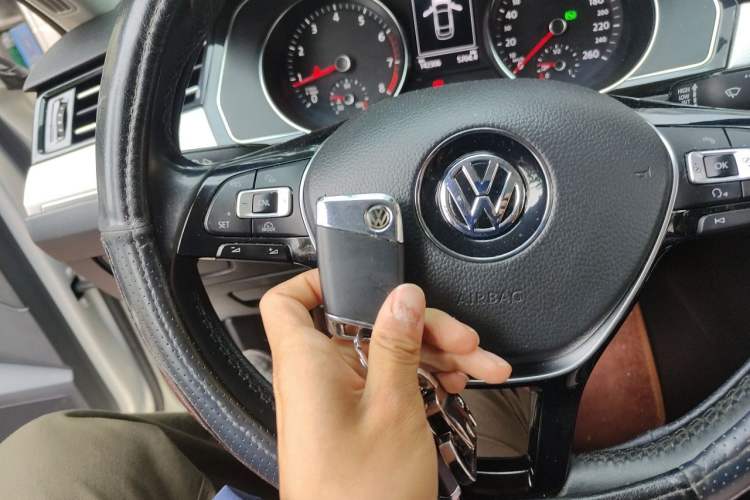 Used Volkswagen Magotan 2018 330TSI DSG Advanced Model Vehicle Key