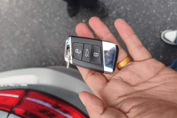 Used Volkswagen Magotan 2018 330TSI DSG Advanced Model Vehicle Key