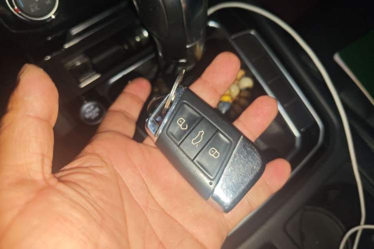 Used Volkswagen Magotan 2018 330TSI DSG Advanced Model Vehicle Key