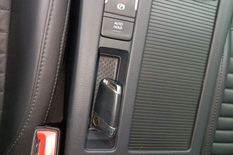 Used Volkswagen Magotan 2018 330TSI DSG Advanced Model Vehicle Key