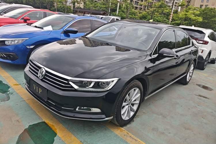 Used Volkswagen Magotan 2019 330TSI DSG Leading Model China VI Standard Guazi used car, China used car export, Used car for sale, Used  cars, Cheapest cars for sale