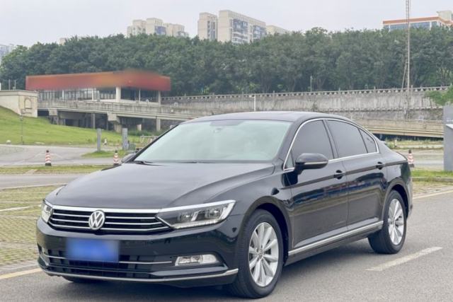 Ojetý Volkswagen Magotan 2019 330TSI DSG Leading Model China VI Standard