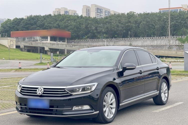 Used Volkswagen Magotan 2019 330TSI DSG Leading Model China VI Standard Guazi used car, China used car export, Used car for sale, Used  cars, Cheapest cars for sale
