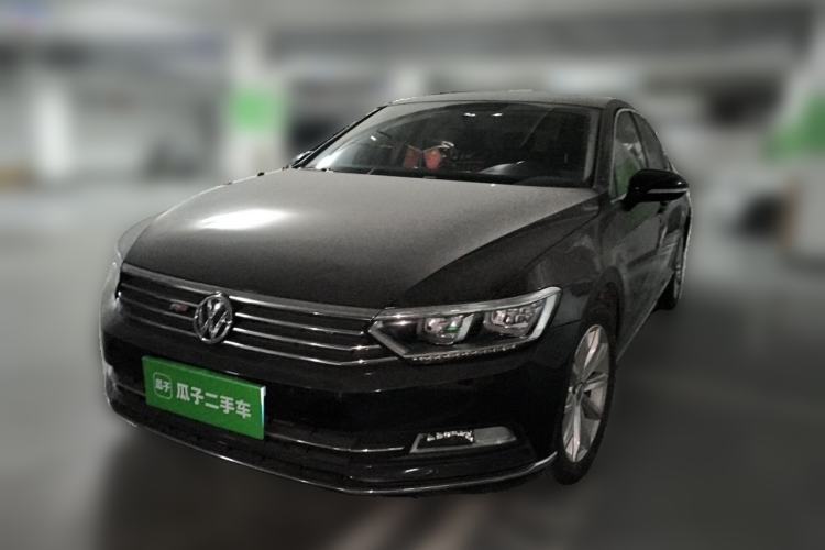 Used Volkswagen Magotan 2019 330TSI DSG Leading Model China VI Standard Guazi used car, China used car export, Used car for sale, Used  cars, Cheapest cars for sale