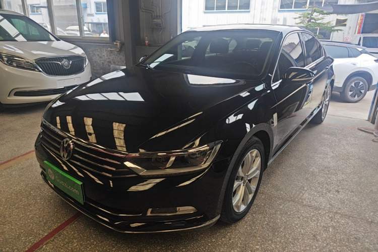 Used Volkswagen Magotan 2019 330TSI DSG Luxury Model China V Standard Guazi used car, China used car export, Used car for sale, Used  cars, Cheapest cars for sale