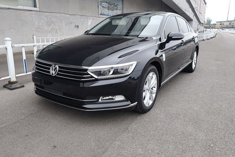 Used Volkswagen Magotan 2019 330TSI DSG Luxury Model China V Standard Guazi used car, China used car export, Used car for sale, Used  cars, Cheapest cars for sale
