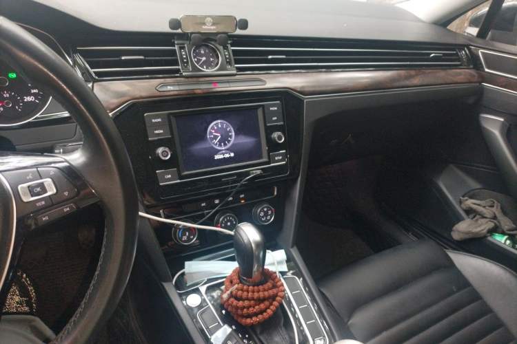 Used Volkswagen Magotan 2019 330TSI DSG Leading Model China VI Standard Audio And AC Panel