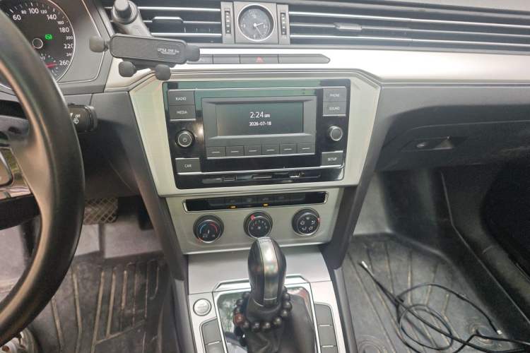 Used Volkswagen Magotan 2019 280TSI DSG Comfort Model China VI Standard Audio And AC Panel