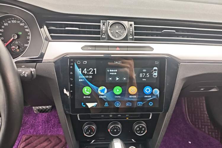 Used Volkswagen Magotan 2019 330TSI DSG Leading Model China VI Standard Audio And AC Panel