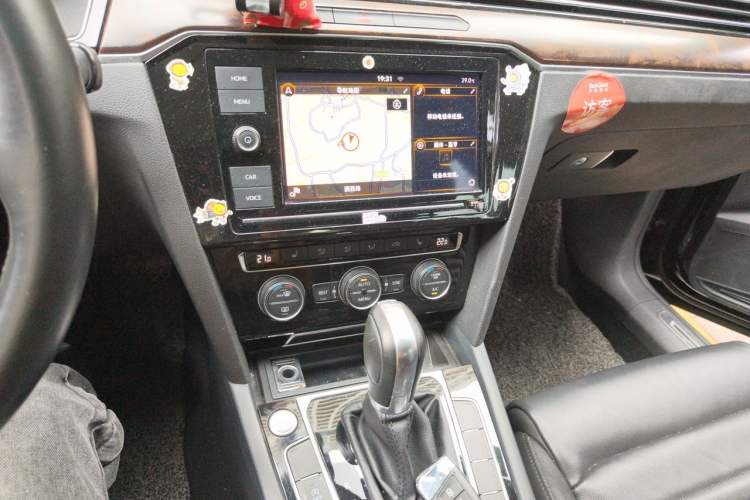 Used Volkswagen Magotan 2019 330TSI DSG Luxury Version China VI Standard Audio And AC Panel