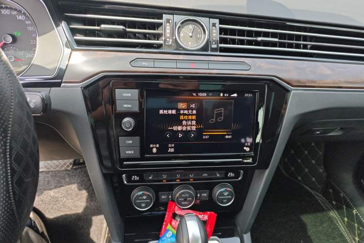 Used Volkswagen Magotan 2019 330TSI DSG Luxury Version China VI Standard Audio And AC Panel