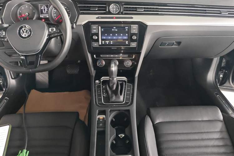 Used Volkswagen Magotan 2019 330TSI DSG Leading Edition China V Standard Audio And AC Panel