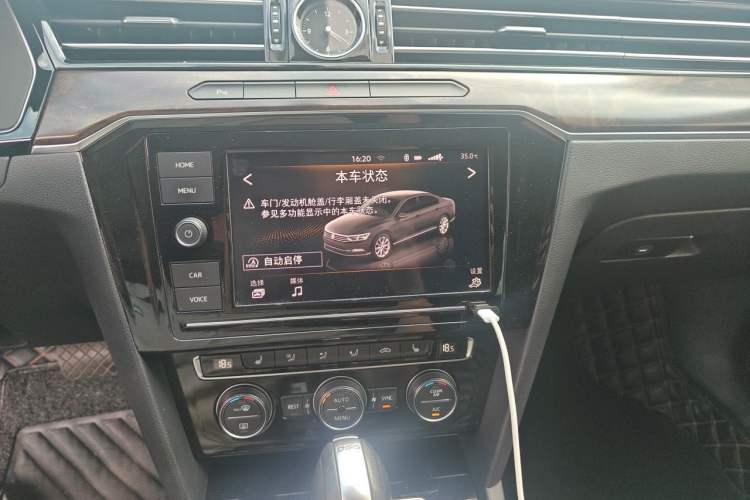 Used Volkswagen Magotan 2019 330TSI DSG Luxury Version China VI Standard Audio And AC Panel