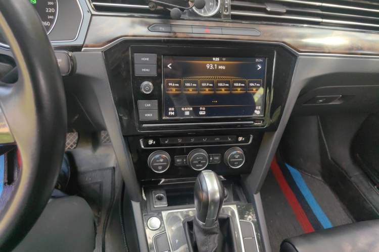 Used Volkswagen Magotan 2019 330TSI DSG Luxury Version China VI Standard Audio And AC Panel