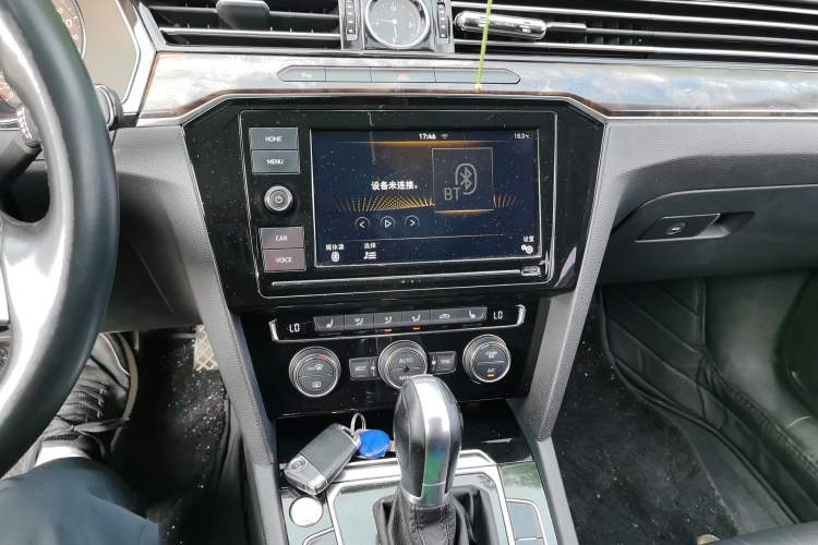 Used Volkswagen Magotan 2019 330TSI DSG Luxury Model China V Standard Audio And AC Panel