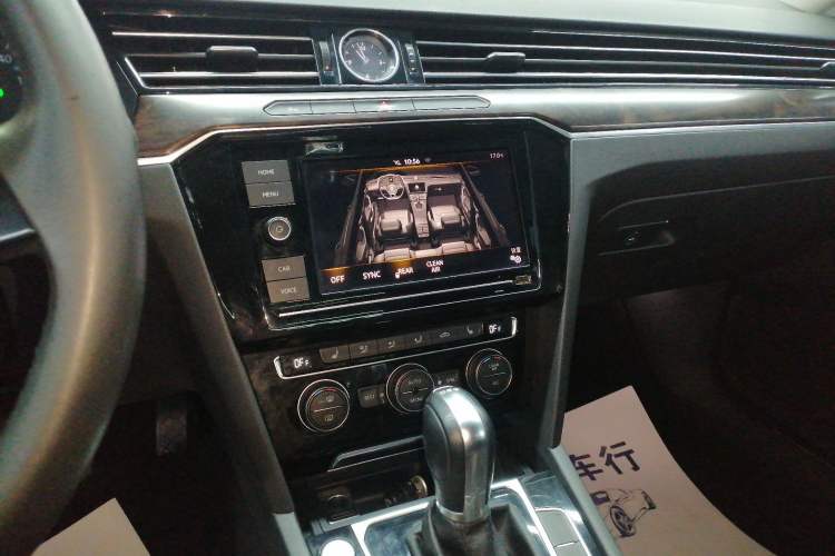 Used Volkswagen Magotan 2019 330TSI DSG Luxury Model China V Standard Audio And AC Panel