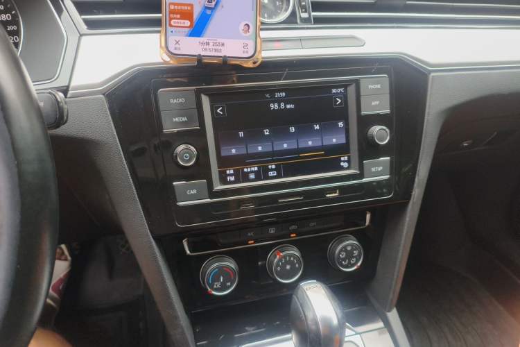 Used Volkswagen Magotan 2019 330TSI DSG Leading Edition China V Standard Audio And AC Panel