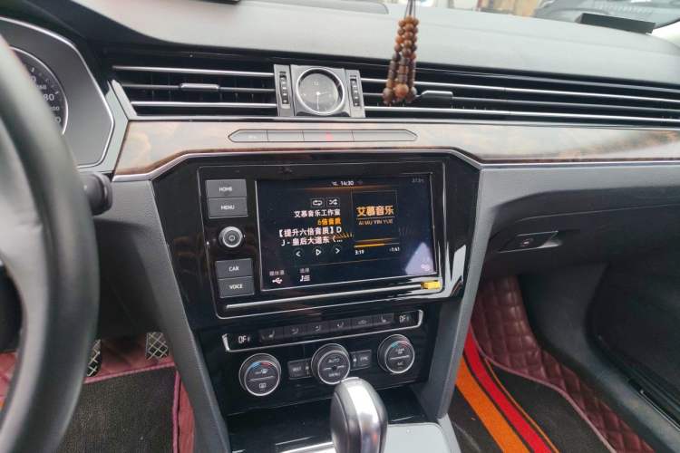Used Volkswagen Magotan 2019 330TSI DSG Luxury Version China VI Standard Audio And AC Panel