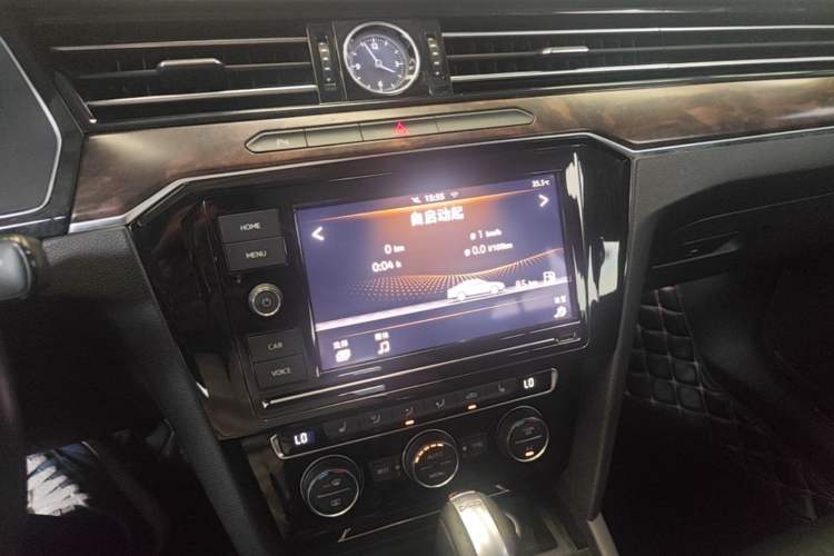 Used Volkswagen Magotan 2019 330TSI DSG Luxury Model China V Standard Audio And AC Panel
