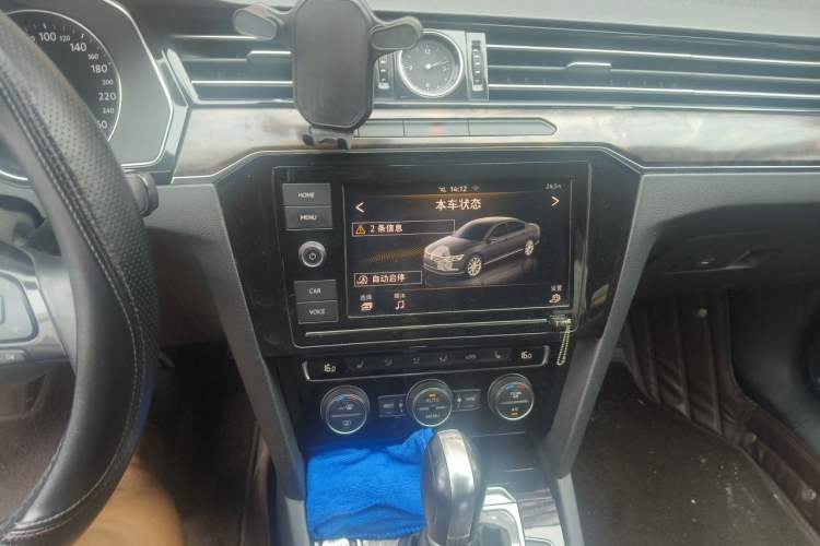 Used Volkswagen Magotan 2019 330TSI DSG Luxury Model China V Standard Audio And AC Panel