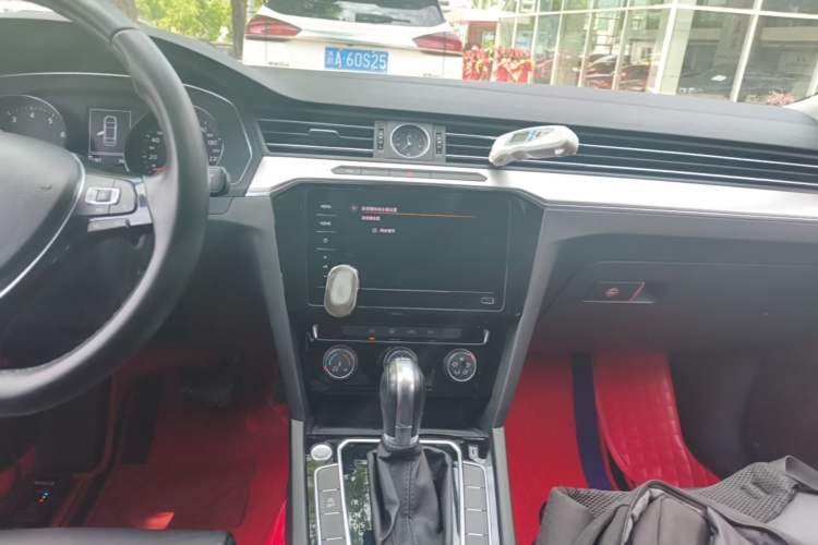 Used Volkswagen Magotan 2019 280TSI DSG Comfort Model China VI Standard Audio And AC Panel