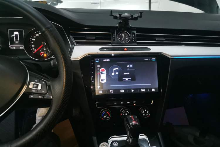 Used Volkswagen Magotan 2019 280TSI DSG Leading Model China V Standard Audio And AC Panel
