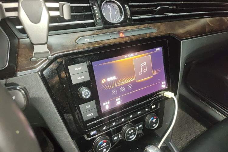 Used Volkswagen Magotan 2019 330TSI DSG Luxury Model China V Standard Audio And AC Panel