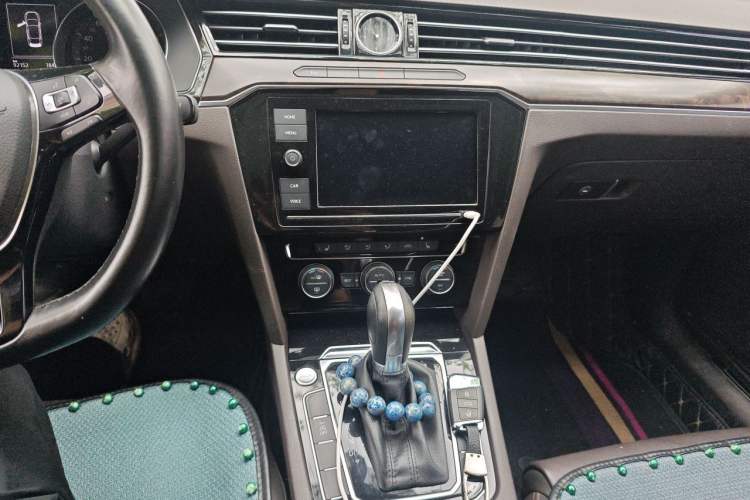 Used Volkswagen Magotan 2019 330TSI DSG Luxury Model China V Standard Audio And AC Panel