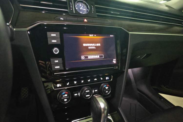 Used Volkswagen Magotan 2019 330TSI DSG Luxury Version China VI Standard Audio And AC Panel