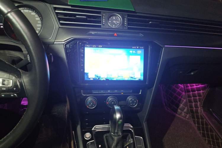Used Volkswagen Magotan 2019 280TSI DSG Comfort Model China VI Standard Audio And AC Panel