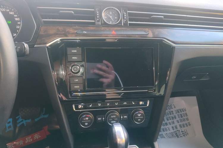 Used Volkswagen Magotan 2019 380TSI DSG Luxury Version China VI Standard Audio And AC Panel
