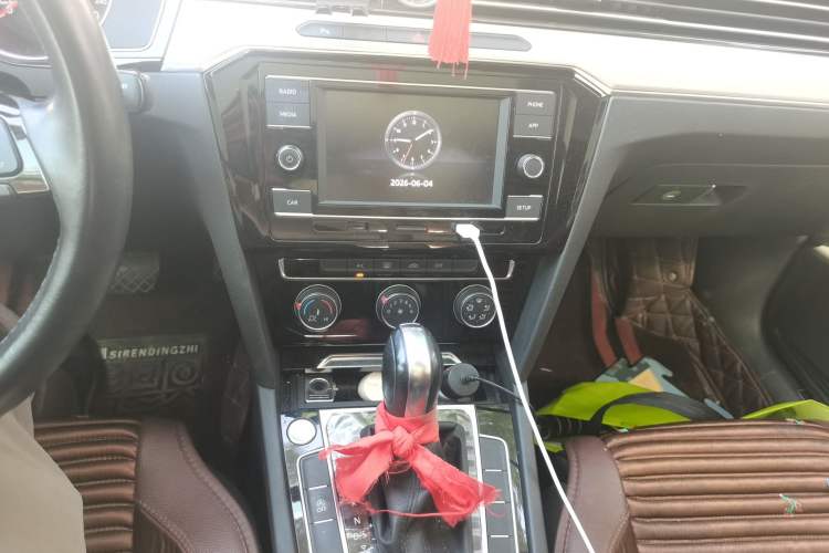 Used Volkswagen Magotan 2019 330TSI DSG Leading Model China VI Standard Audio And AC Panel