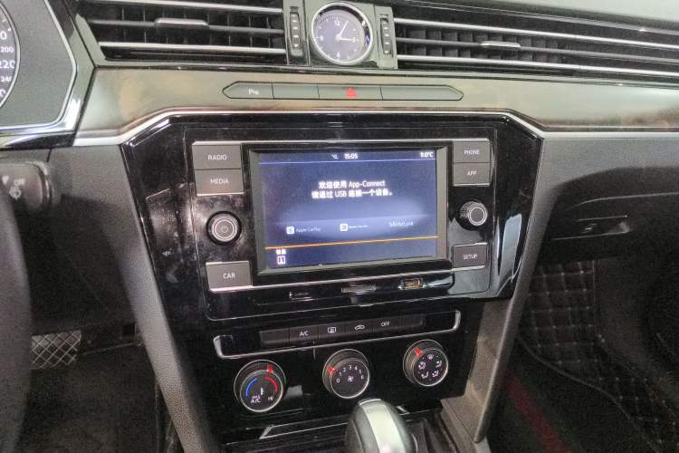 Used Volkswagen Magotan 2019 330TSI DSG Leading Model China VI Standard Audio And AC Panel