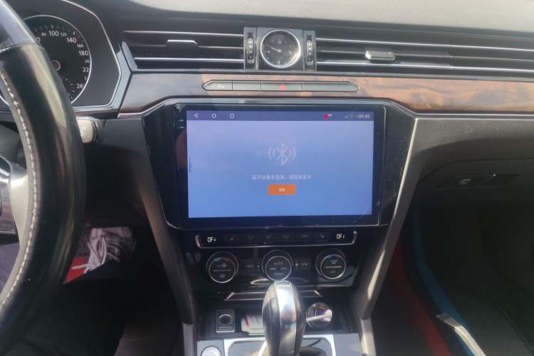 Used Volkswagen Magotan 2019 330TSI DSG Luxury Version China VI Standard Audio And AC Panel