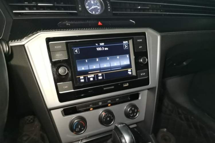 Used Volkswagen Magotan 2019 280TSI DSG Comfort Model China V Standard Audio And AC Panel