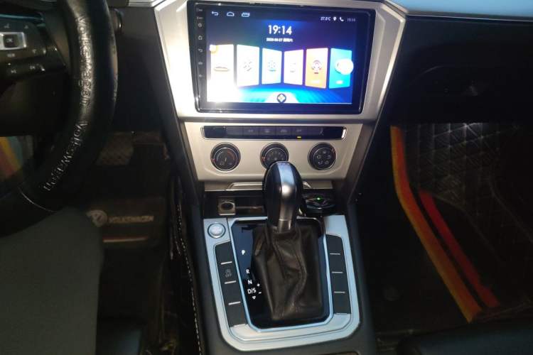 Used Volkswagen Magotan 2019 280TSI DSG Comfort Model China VI Standard Audio And AC Panel