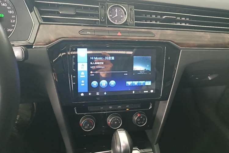 Used Volkswagen Magotan 2019 330TSI DSG Leading Model China VI Standard Audio And AC Panel